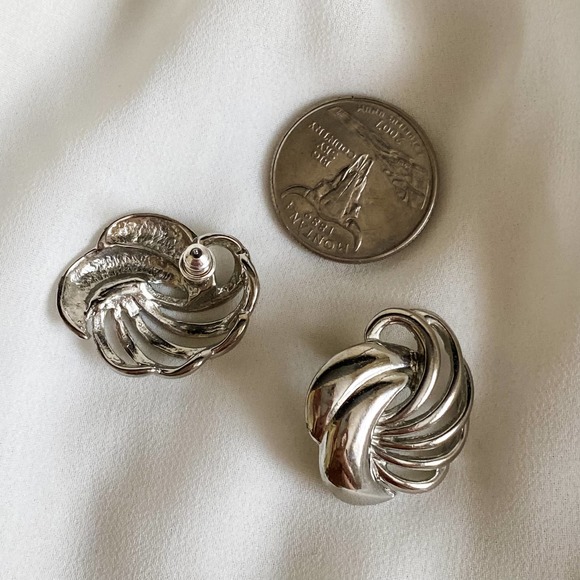 VTG Silver Spiral Chunky Stud Earrings - Picture 4 of 6